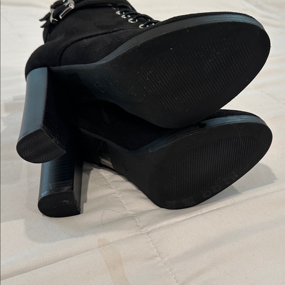 EUC-Black Lace-Up Ankle Boots SIZE 6 - Picture 3 of 6